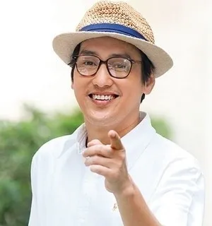 Nghệ sĩ Saksit Tangthong