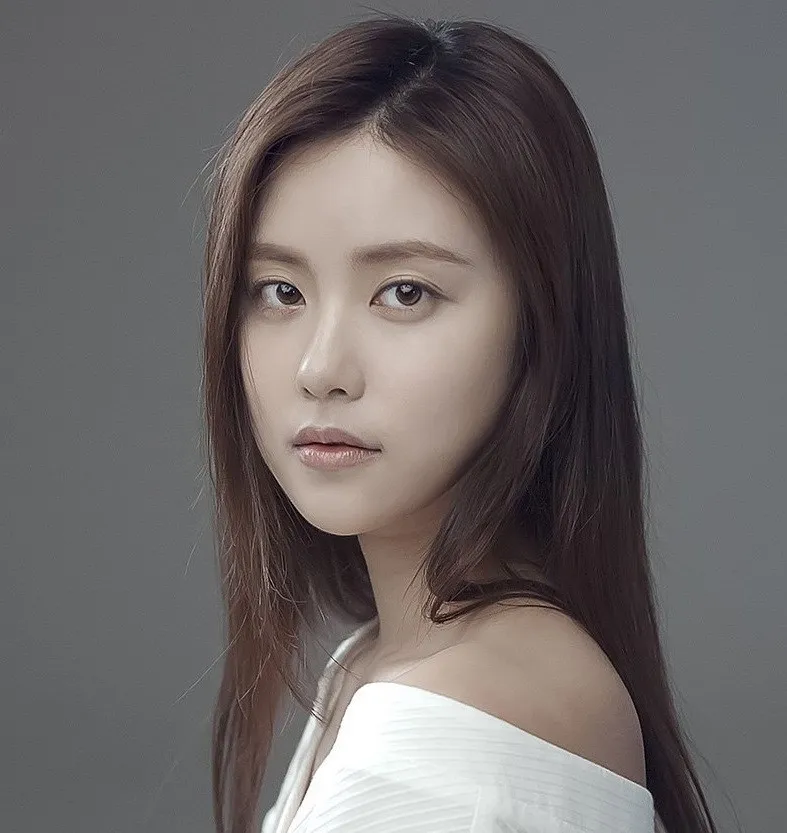 Nghệ sĩ Seo Yoon Ah