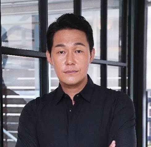 Nghệ sĩ Park Sung Woong