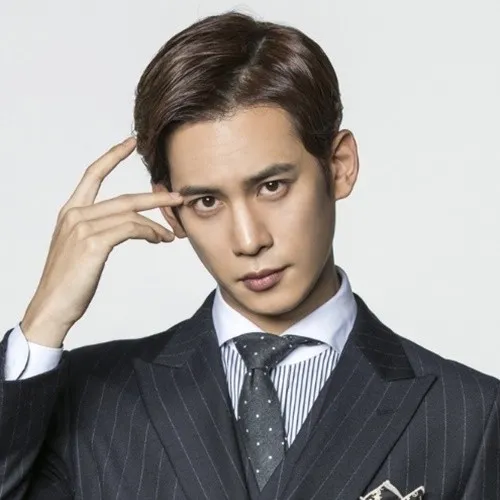 Nghệ sĩ Park Ki Woong