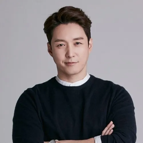 Nghệ sĩ Shim Hyung Tak