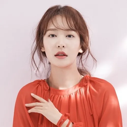 Nghệ sĩ Jung Yoo Jin