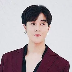 Nghệ sĩ Arm Weerayut Chansook