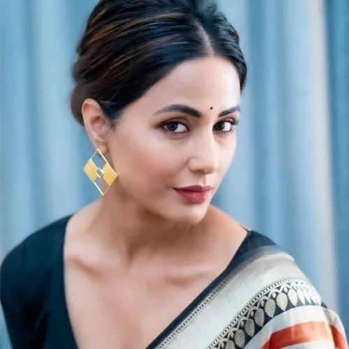 Nghệ sĩ Hina Khan