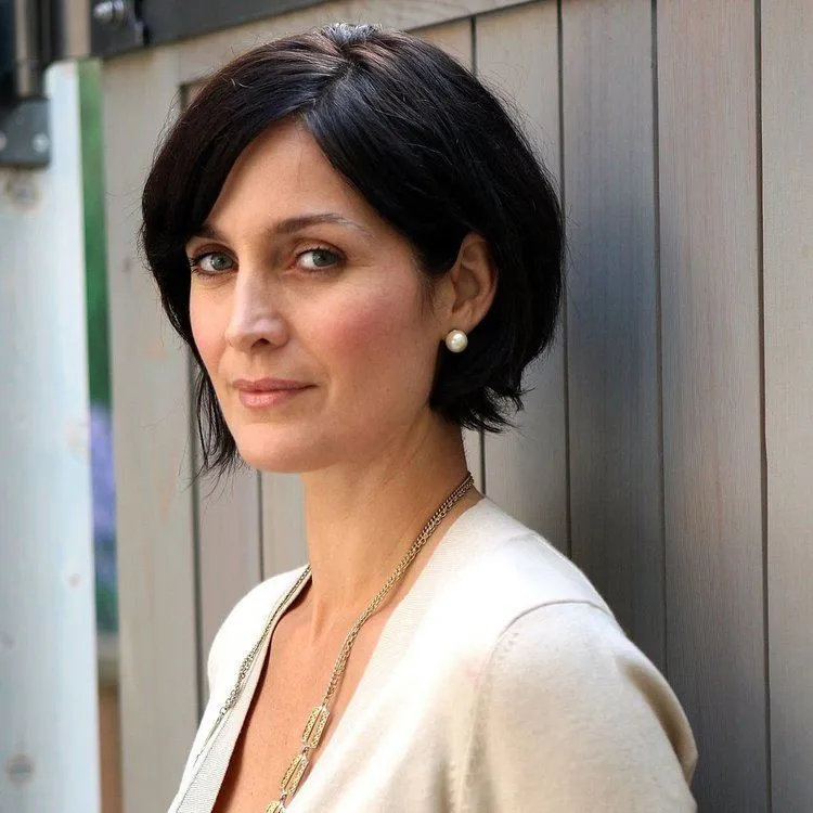 Nghệ sĩ Carrie-Anne Moss