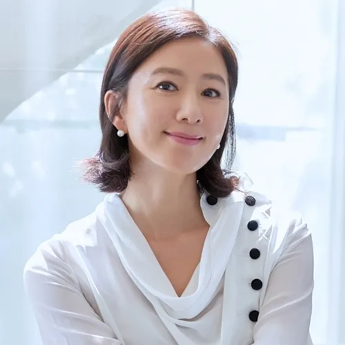 Nghệ sĩ Kim Hee Ae