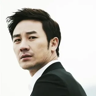 Nghệ sĩ Uhm Tae Woong