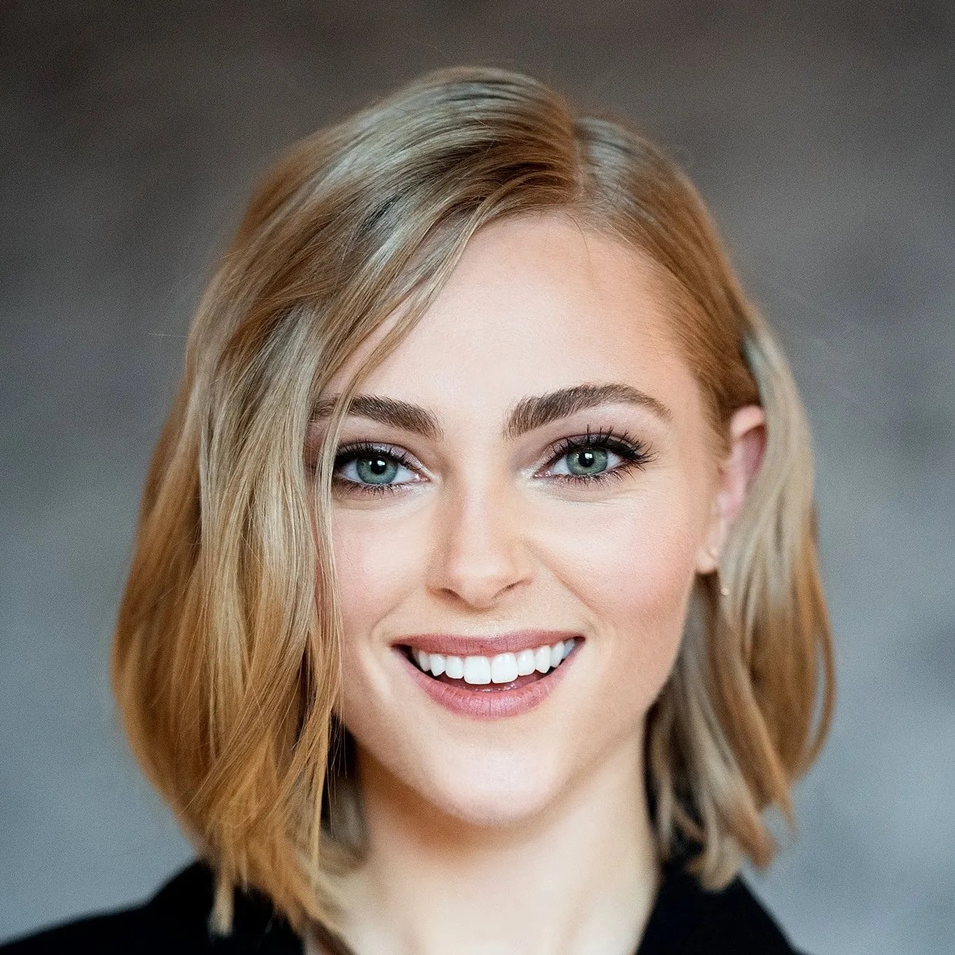 Nghệ sĩ AnnaSophia Robb