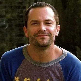 Nghệ sĩ William Brent Bell