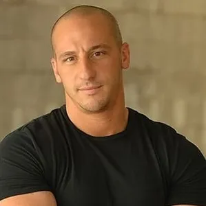 Nghệ sĩ Dale Pavinski