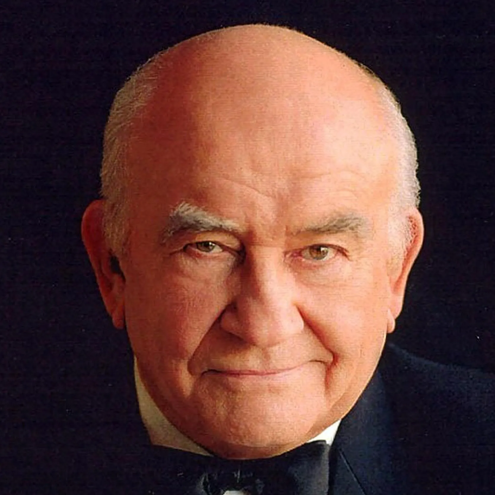 Nghệ sĩ Ed Asner