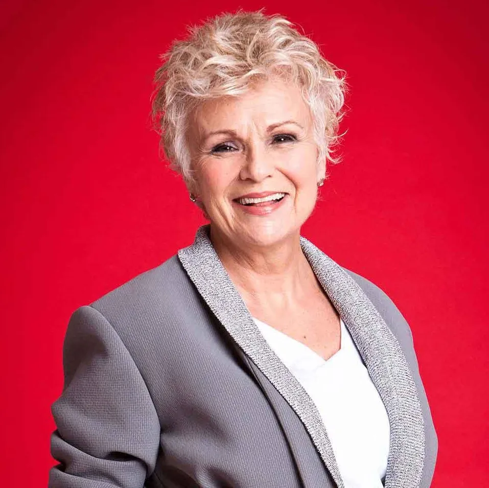 Nghệ sĩ Julie Walters