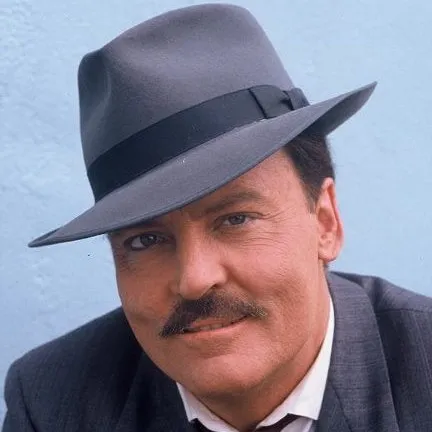 Nghệ sĩ Stacy Keach