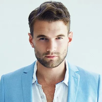 Nghệ sĩ Alex Russell