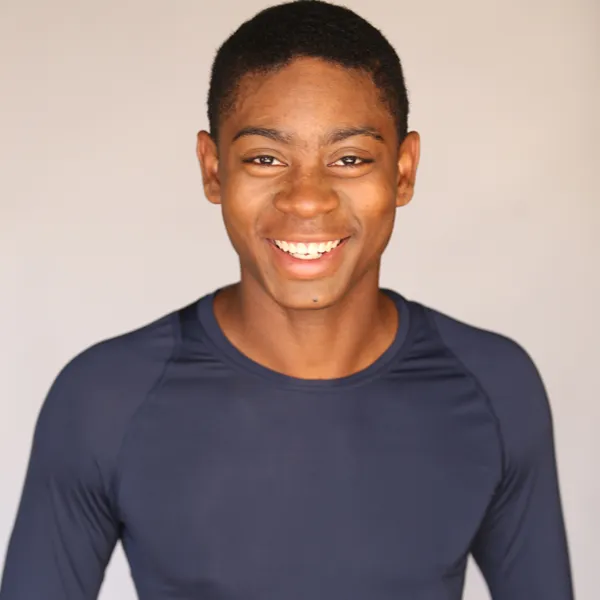 Nghệ sĩ RJ Cyler