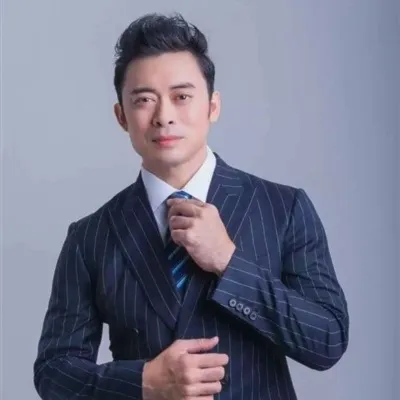 Nghệ sĩ Phàn Thiếu Hoàng