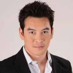 Nghệ sĩ Shahkrit Yamnarm