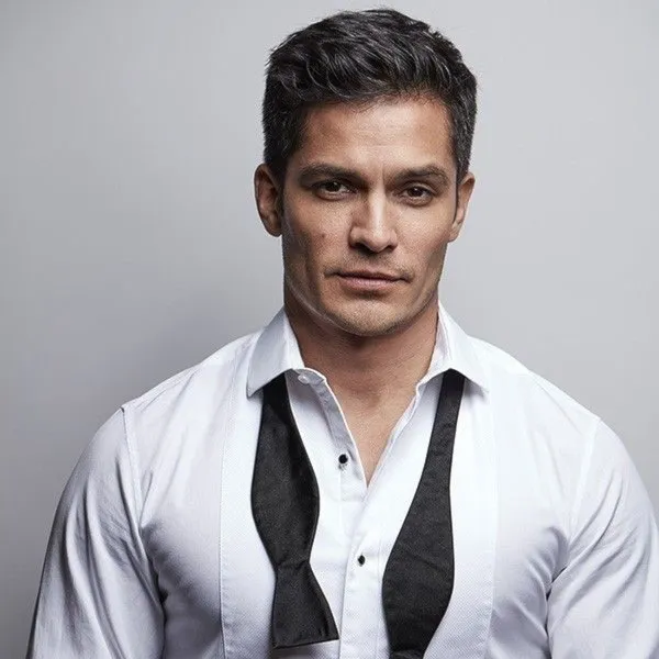 Nghệ sĩ Nicholas Gonzalez