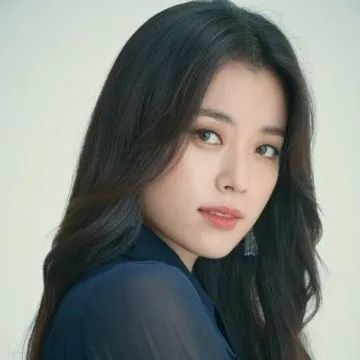 Nghệ sĩ Han Hyo Joo