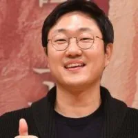 Nghệ sĩ Jung Dong Yoon (Director)