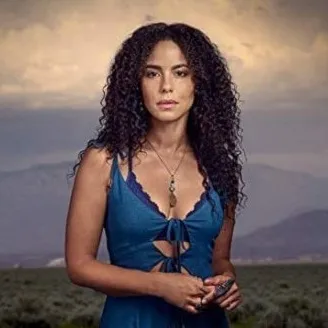 Nghệ sĩ Parisa Fitz-Henley