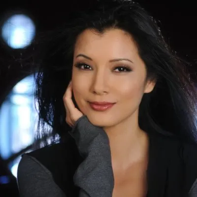 Nghệ sĩ Kelly Hu