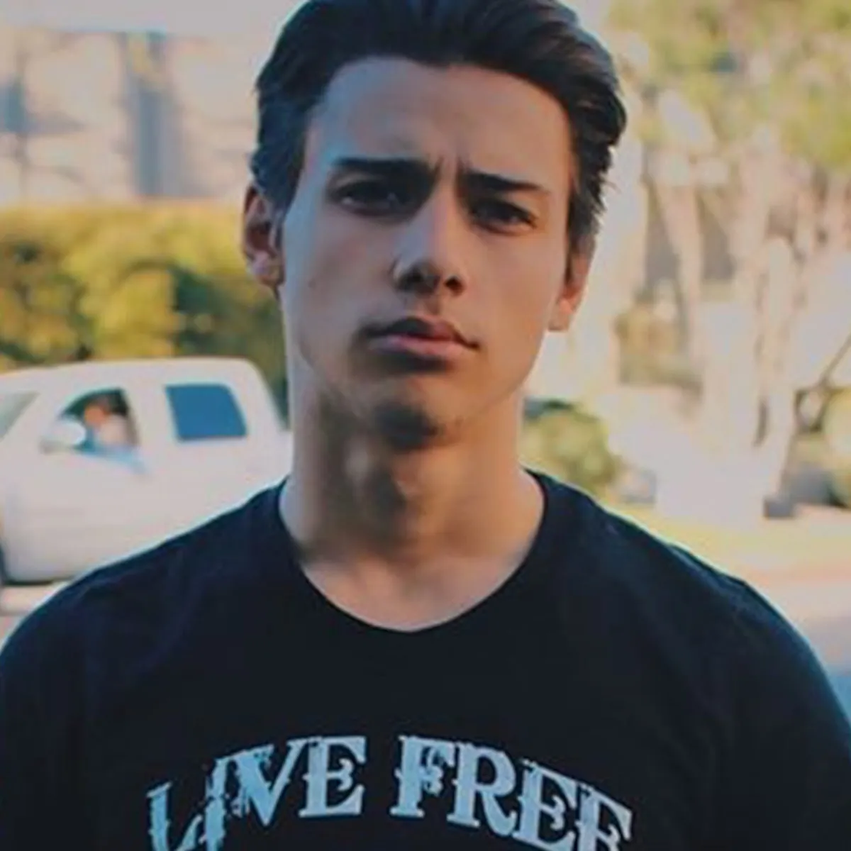 Nghệ sĩ Uriah Shelton