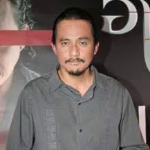 Nghệ sĩ Sarunyoo Wongkrachang