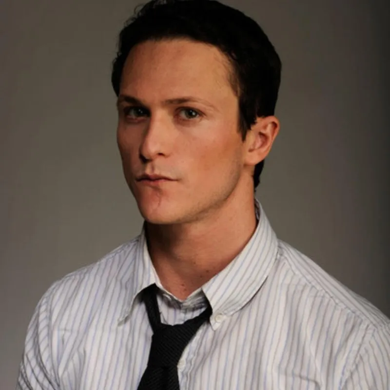 Nghệ sĩ Jonathan Tucker