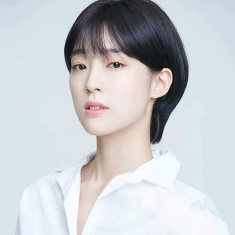 Nghệ sĩ Choi Sung Eun