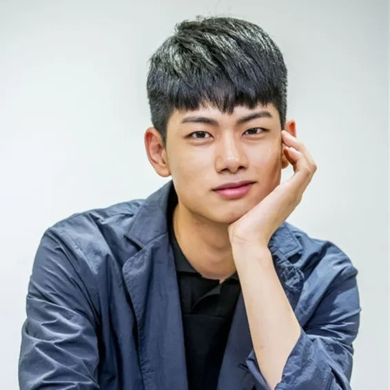 Nghệ sĩ Ryu Eui Hyun