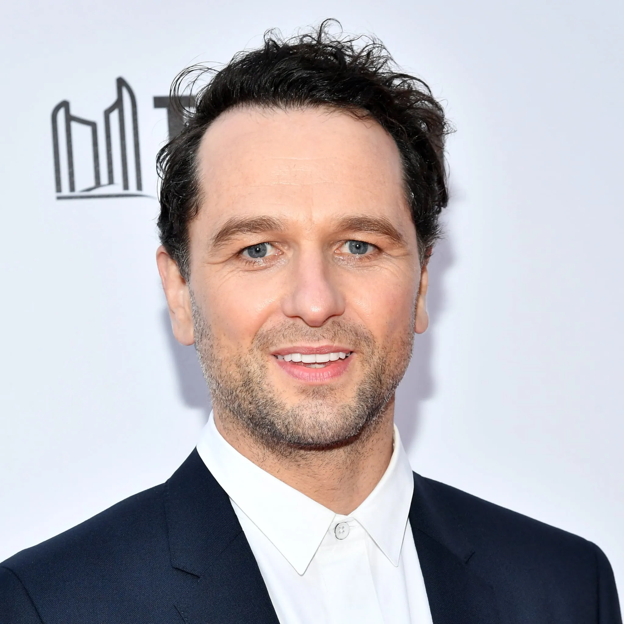 Nghệ sĩ Matthew Rhys