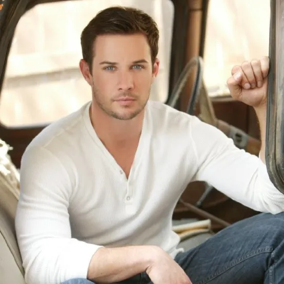 Nghệ sĩ Ryan Merriman