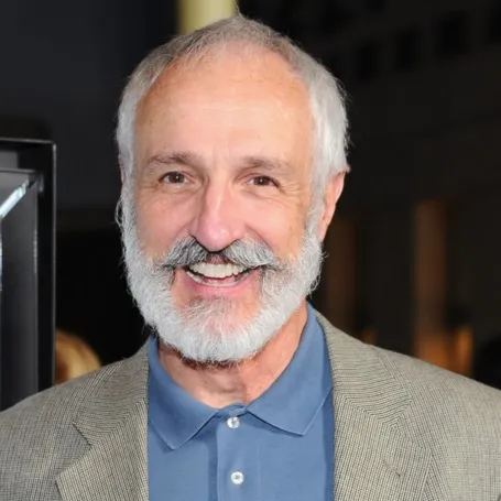 Nghệ sĩ Michael Gross