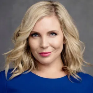 Nghệ sĩ June Diane Raphael