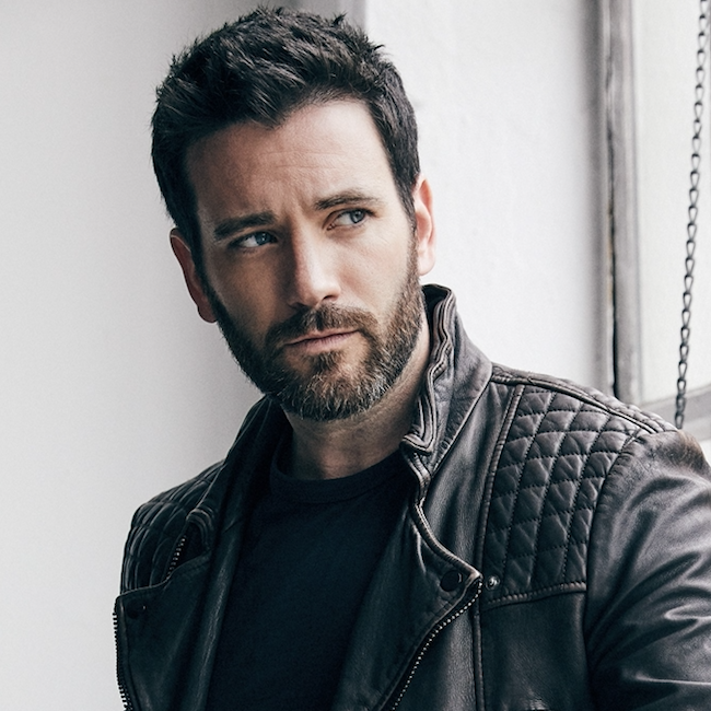 Nghệ sĩ Colin Donnell