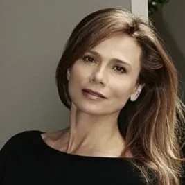 Nghệ sĩ Lena Olin