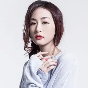 Nghệ sĩ Thái Dĩnh Ân