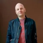 Nghệ sĩ Todd Louiso