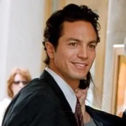 Nghệ sĩ Benjamin Bratt