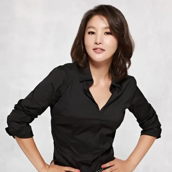 Nghệ sĩ Park Ji Young