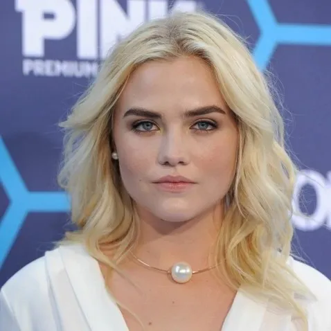 Nghệ sĩ Maddie Hasson