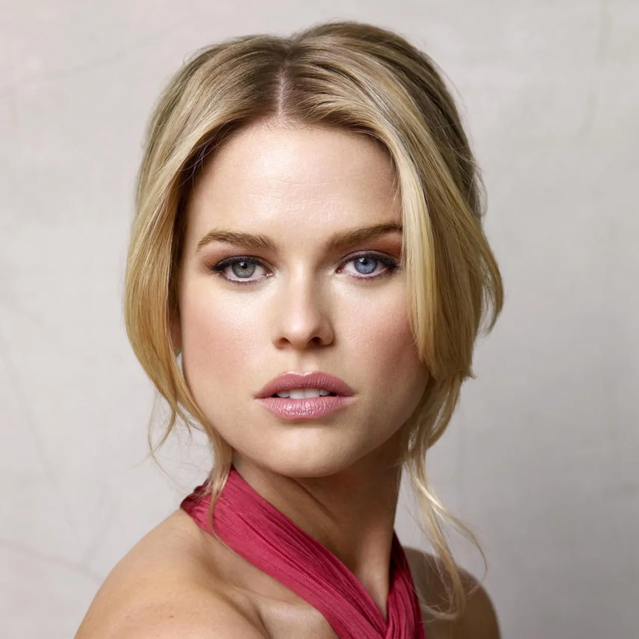 Nghệ sĩ Alice Eve