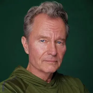 Nghệ sĩ John Savage