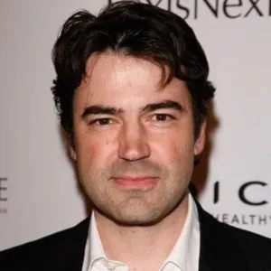 Nghệ sĩ Ron Livingston