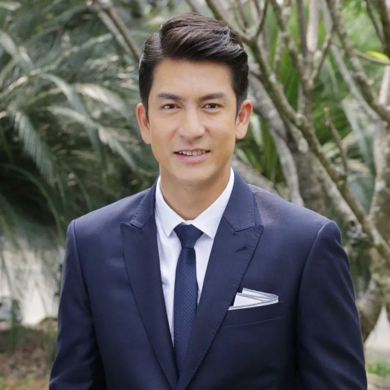 Nghệ sĩ Tik Jesdaporn Pholdee