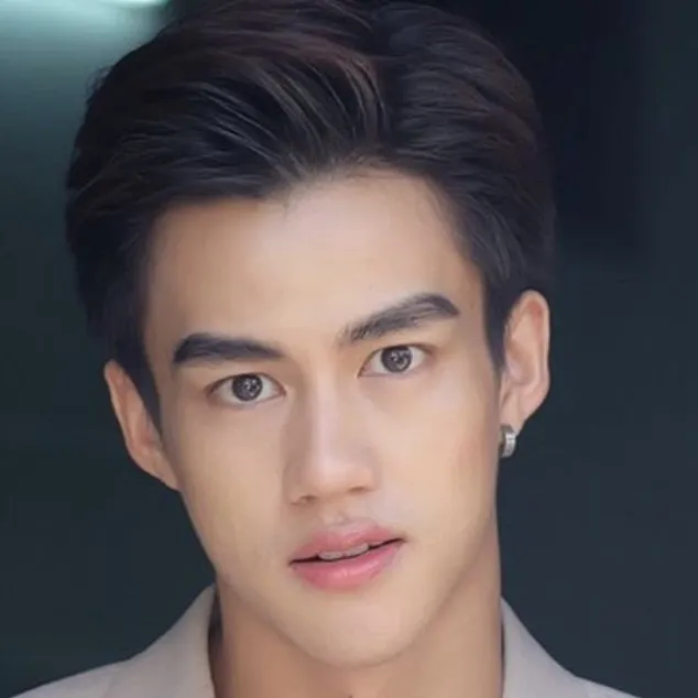 Nghệ sĩ Oat Pasakorn Sanrattana