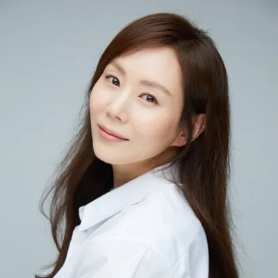 Nghệ sĩ Park Ye Jin