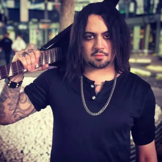 Nghệ sĩ Kei Gambit