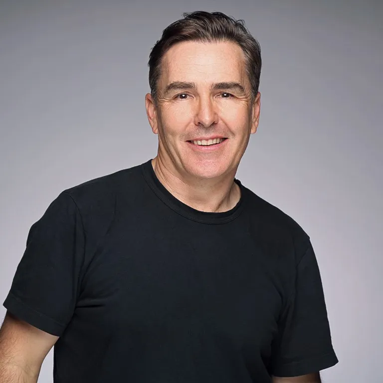 Nghệ sĩ Nolan North